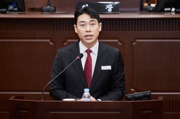 대전 서구의회는 25일 국민의힘 설재영 의원이 제277회 임시회 제2차 본회의에서 숭어리샘네거리 신호체계 개선을 건의했다고 밝혔다. / 대전 서구의회 제공