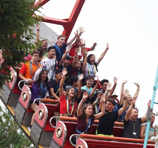 대전오월드는 9일 태풍예보로 새만금 세계 스카우트 잼버리 대회에서 조기 퇴영 후 대전에 머물고 있는 브라질과 베트남 1323명 대원 초청했다. / 대전도시공사 제공