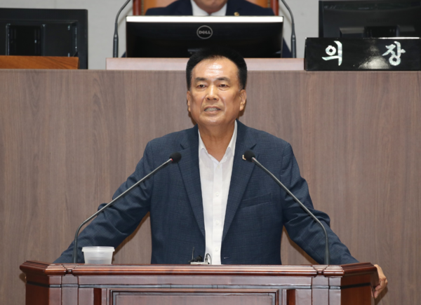 충남도의회는 7일 국민의힘 방한일 의원이 제347회 임시회 1차 본회의에서 5분 발언을 통해 '충남도 광역푸드뱅크 물류센터'의 조속한 설치를 주장했다고 밝혔다. / 충남도의회 제공