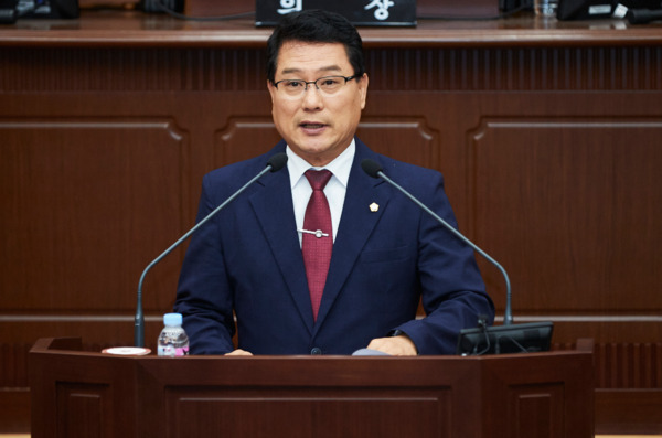 대전 서구의회는 지난 7일 국민의힘 정홍근 의원이 제278회 임시회 제1차 본회의에서 5분 자유발언을 통해 노인 복지 증진을 위한 관저2동 경로당 설치를 제안했다고 밝혔다. / 대전 서구의회 제공