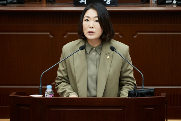 대전 서구의회는 지난 7일 더불어민주당 최지연 의원이 제278회 임시회 제1차 본회의에서 개인형 이동 수단의 안전 및 이용 활성화에 관한 법 제정을 건의했다고 밝혔다. / 대전 서구의회 제공