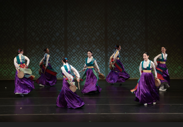 한미동맹 70주년 기념 특별 초청공연을 위해 미국 투어에 오른 대전시립무용단이 시애틀 메카우홀, 우먼스 유니버시티 클럽, 포틀랜드 주립대학 링컨홀에서의 공연을 성황리에 마무리했다고 밝혔다. / 대전시청 제공