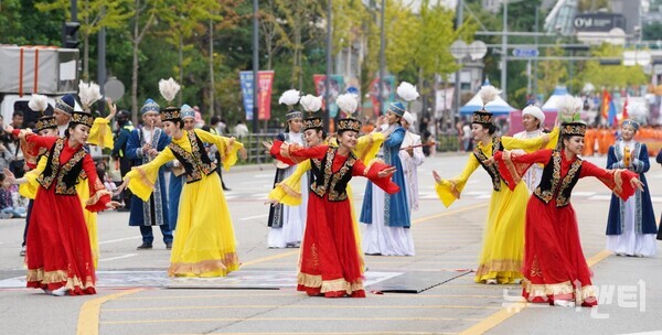 '천안흥타령춤축제 2023' 거리댄스 퍼레이드