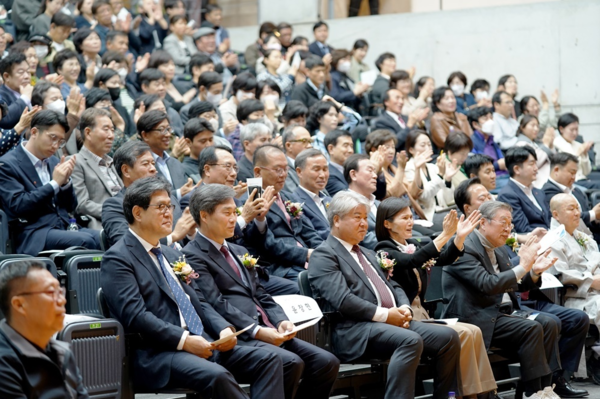 YC청년회의 충청은 4일 대전대학교 혜하문화관 블랙박스홀에서 지역 청년 등 1,000여 명이 참석한 가운데 발기인대회를 개최하고, 본격적인 활동 개시를 알렸다. / YC청년회의 제공