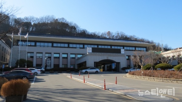 공주시는 24일 2024년도 일반 및 특별회계 세입·세출 예산안을 편성해 공주시의회에 제출했다고 밝혔다. / ⓒ 뉴스티앤티