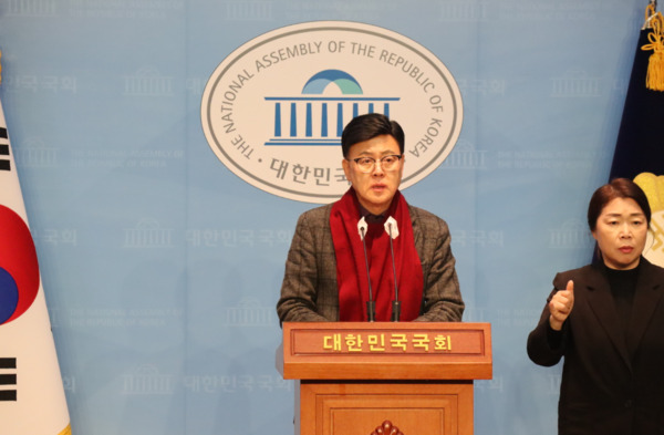 국민의힘 이명수 의원이 19일 국회 정론관에서 기자회견을 개최하고, 경찰병원 분원의 조속한 건립을 요청하고 있다. / 이명수 의원 제공