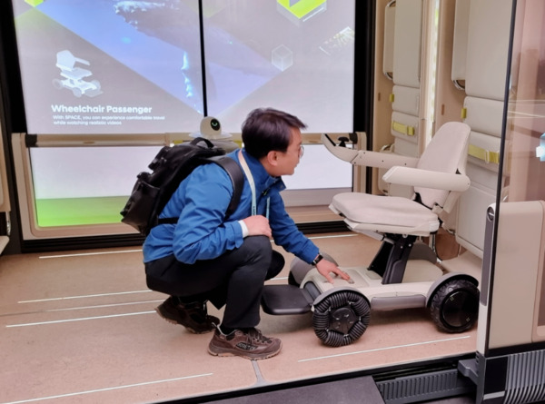 유지곤 더불어민주당 대전 서구갑 국회의원 예비후보는 지난 12일 현대차그룹과 함께 미국 라스베가스에서 열리는 CES 2024에 참가했다고 밝혔다. / 유지곤 예비후보 제공