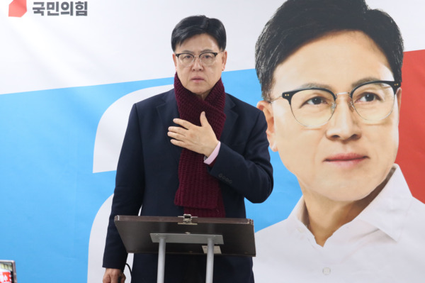 국민의힘 이명수 의원은 1일 아산 선거사무소에서 '국립경찰병원아산분원건립 예타면제 관련 입장'에 대해 기자회견을 개최했다고 밝혔다. / 이명수 의원 제공