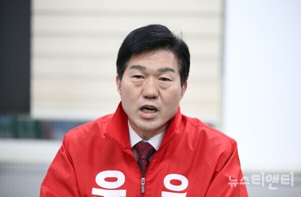 국민의힘 대전 유성구갑 본선 주자로 확정된 윤소식 예비후보가 29일 "총선에서 꼭 승리해 보내주신 사랑에 보답하겠다"고 말했다.