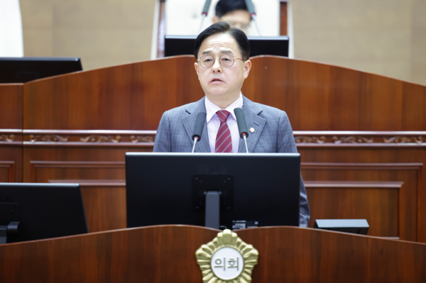 천안시의회는 15일 국민의힘 장혁 의원이 제267회 임시회 제2차 본회의에서 5분 발언을 통해 밥벌이의 엄중함과 비장함에 대해 제언했다고 밝혔다. / 천안시의회 제공
