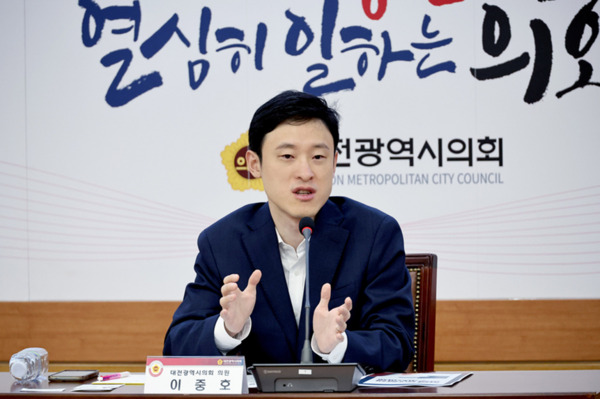 양홍규 국민의힘 대전 서구을 국회의원 후보 선거대책위원회 이중호 대변인이 22일 "박범계 후보에게 답을 알려드립니다. '이번에도 저는 모릅니다'라고 하면 됩니다"라는 제목의 논평을 발표했다. / 양홍규 후보 제공