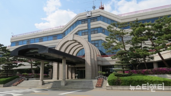 아산시는 23일 '무기발광 디스플레이 기술개발 및 생태계 구축사업' 예비타당성조사에서 최종 통과됐다고 밝혔다. / 뉴스티앤티 DB