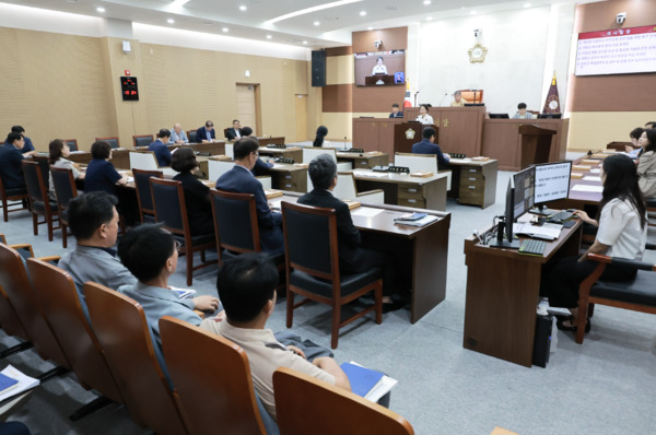 서천군의회는 5일 제323회 임시회 제5차 본회의를 끝으로 지난 7월 29일부터 8일간 진행한 이번 회기 의사일정을 모두 마무리했다고 밝혔다. / 서천군의회 제공