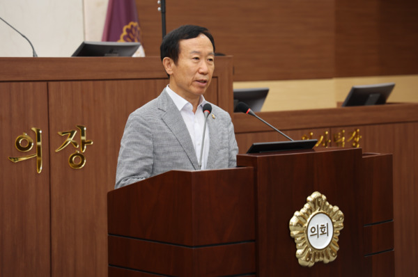 서천군의회는 3일 한경석 의원이 자신의 지난 8월 8일자 지역신문의 기고문과 관련한 입장을 전달했다고 밝혔다. / 서천군의회 제공