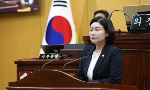 서산시의회는 24일 더불어민주당 이경화 의원이 제299회 임시회 제5차 본회의에서 '서산시 균형발전과 환경을 위한 정책의 실천'을 주제로 5분 자유발언을 진행했다고 밝혔다. / 서산시의회 제공
