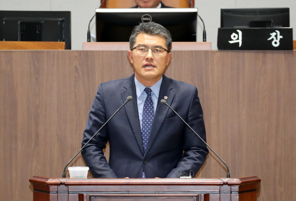 충남도의회는 5일 더불어민주당 김기서 의원이 제356회 정례회 제1차 본회의에서 5분 발언을 통해 '교통약자의 이동권 보장을 위해 특별교통수단 확대 운영 방안'을 제시했다고 밝혔다. / 충남도의회 제공