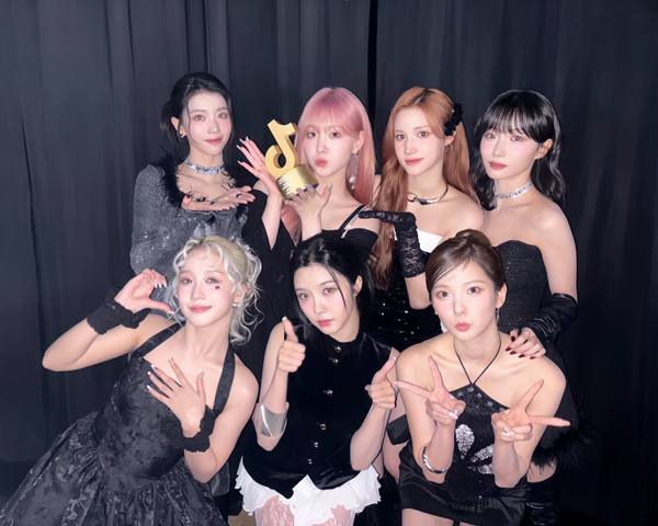 케플러, ‘틱톡 어워즈’서 베스트 퍼포먼스.. 수상!