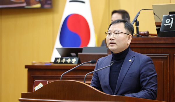 서산시의회는 25일 더불어민주당 문수기 의원이 제300회 제2차 정례회 제1차 본회의에서 5분 자유발언을 통해 예천지구 공영주차장(초록광장) 조성사업에 대한 서산시민의 목소리를 대변했다고 밝혔다. / 서산시의회 제공