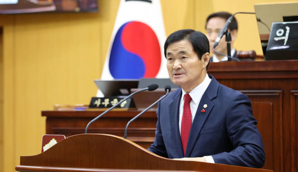 서산시의회는 2일 국민의힘 안원기 의원이 제300회 제2차 정례회 제2차 본회의에서 '서산시 축산업 방역 체계 개선과 수의직 공무원 확충'을 주제로 5분 자유발언을 진행했다고 밝혔다. / 서산시의회 제공