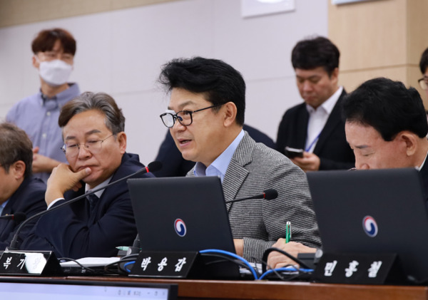 더불어민주당 복기왕 의원은 18일 더불어민주당이 수여하는 2024년 국정감사 우수의원상을 수상했다고 밝혔다. / 뉴스티앤티 DB