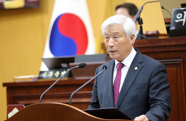 서산시의회는 20일 국민의힘 안동석 의원이 제301회 임시회 제1차 본회의에서 '의회의 화합과 소통'이라는 주제로 5분 자유발언을 진행했다고 밝혔다. / 서산시의회 제공