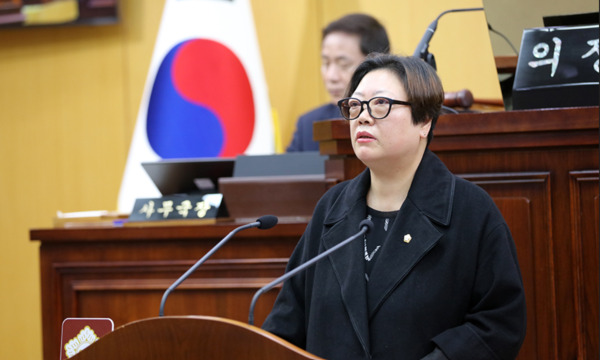 서산시의회는 24일 더불어민주당 가선숙 의원이 제301회 임시회 제2차 본회의에서 "'고교 무상교육 거부권' 행사 철회"를 주제로 5분 자유발언을 진행했다고 밝혔다. / 서산시의회 제공