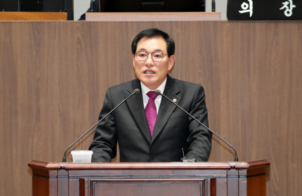 충남도의회는 4일 국민의힘 이재운 의원이 제357회 임시회 제1차 본회의에서 5분 발언을 통해 '계룡시 교육지원청 설립 방안 마련'을 촉구했다고 밝혔다. / 충남도의회 제공