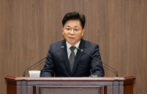 충남도의회는 19일 더불어민주당 김민수 의원이 제357회 임시회 제2차 본회의에서 5분 발언을 통해 남부권 의료공백 해소를 위해 공주의료원의 부여분원 설치의 절실함을 주장했다고 밝혔다. / 충남도의회 제공