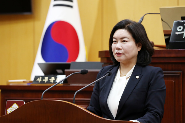 서산시의회는 12일 더불어민주당 이경화 의원이 제303회 임시회 제2차 본회의에서 '서산시 보행자 안전대책 촉구'를 주제로 5분 자유발언을 진행했다고 밝혔다. / 서산시의회 제공