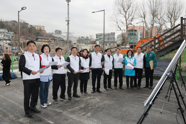 종로구의회는 제340회 임시회 회기 중인 지난 12일 현장방문을 실시하여 김창열 화가의 집 공사 현장의 추진 현황을 점검했다고 밝혔다. / 종로구의회 제공