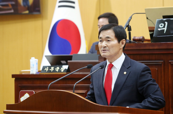 서산시의회는 지난 15일 국민의힘 안원기 의원이 제304회 임시회 제1차 본회의에서 '고령 여성농업인의 건강권 보장 필요성'을 주제로 5분 자유발언을 진행했다고 밝혔다. / 서산시의회 제공