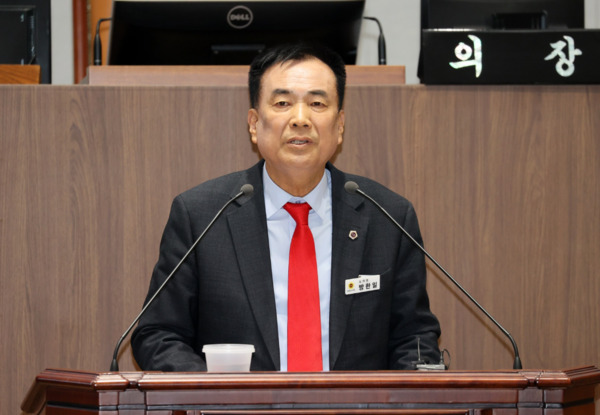 충남도의회는 지난 10일 국민의힘 방한일 의원이 제358회 임시회 제3차 본회의에서 도정질문을 통해 정부의 벼 재배면적 감축 정책에 대한 신중한 접근과 함께 충남 농업의 특성을 고려한 합리적 대안 마련을 촉구했다고 밝혔다. / 뉴스티앤티 DB