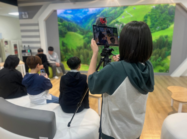 충북교육청 직속기관 교육연구정보원 미디어교육센터는 19일 4월부터 초등 4학년부터 고등 3학년까지의 학생을 대상으로 ‘1Day 미디어 교실’을 운영 중이라고 밝혔다. / 충북교육청 제공