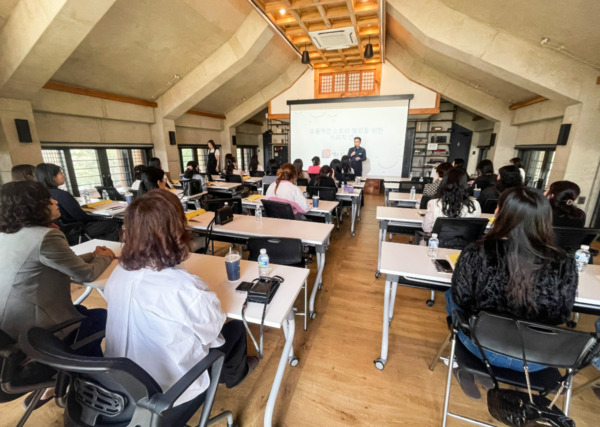 충북교육청 직속기관 유아교육진흥원은 지난 17일부터 4일간 도내 유치원 교원 30명을 대상으로 ‘2025학년도 교원 생애주기별 맞춤형 직무연수(신입성장기)’를 운영했다고 밝혔다. / 충북교육청 제공