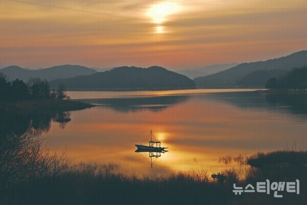 대전관광공사가 4월 28일부터 9월 30일까지 '2025 대청호오백리길(대전구간) 디지털 사진 공모전'을 개최한다. (사진=대청호오백리길 2구간 / 대전관광공사 제공)