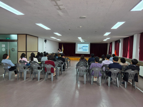 충북교육청은 12일 5월부터 도내 각급학교 및 기관을 대상으로 청렴 교육과 컨설팅을 위해 ‘찾아가는 청렴 지원단’을 운영한다고 밝혔다. / 충북교육청 제공