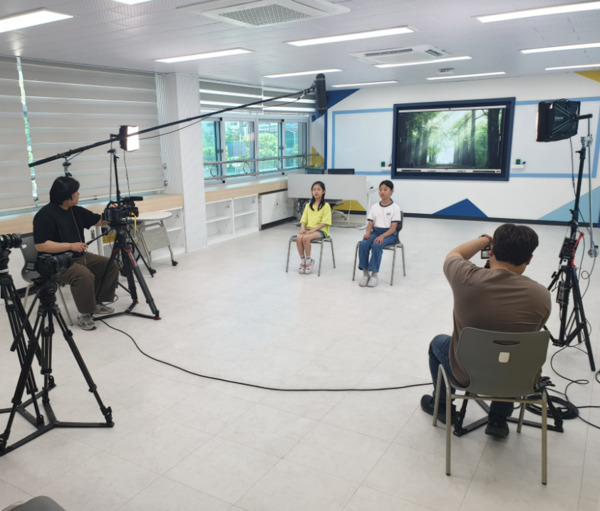 충북교육청은 12일 필사와 명상으로 마음근육을 키우는 2025. 충북교육 마음 건강 프로젝트 ‘마음쓰담’을 기획하여 준비하고 있다고 밝혔다. / 충북교육청 제공