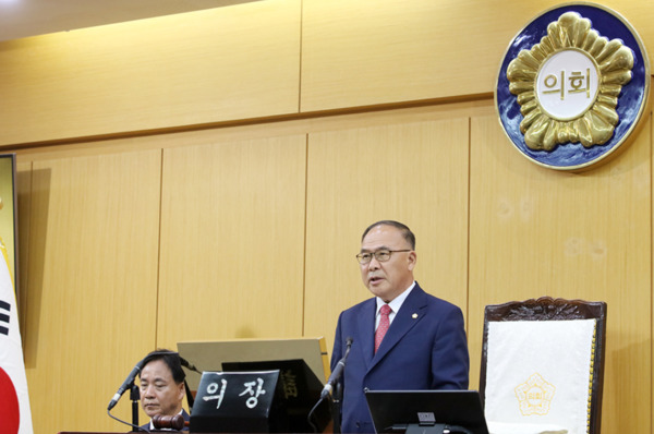 서산시의회는 20일 제305회 임시회 제1차 본회의를 개회하고, 3일간의 회기일정에 돌입한 가운데, 조동식 의장이 개회사를 하고 있다. / 서산시의회 제공