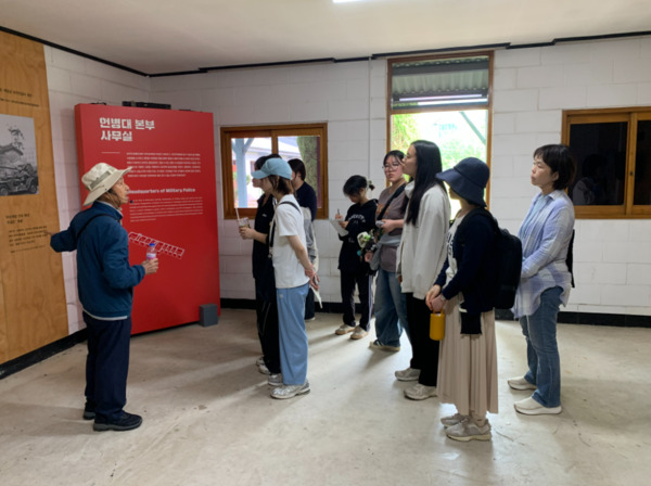 목도나루학교는 지난 19일부터 23일까지 한국사 수업과 연계하여 ‘신발끈 여행’을 실시했다고 밝혔다. / 충북교육청 제공