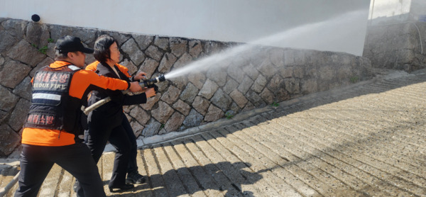종로구의회는 지난 3월 4일 이미자 의원이 서울 종로구 이화동에서 발생한 화재 사건에서 고장 난 소화전(종로구 충신4나길 28)이 화재 진압에 지장을 준 사실이 확인하고 신속하게 소화전의 전면 교체를 요청했으며, 최근 교체공사가 완료되었다고 밝혔다. / 이미자 의원 제공