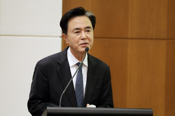 김태흠 충남지사는 지난 30일 호주 시드니 UNSW 총장관에서 김경수 KAIST 대외부총장, 아누락 찬티봉 NSW 산업통상 장관, 아틸라 브렁스 UNSW 총장과 ‘학술 및 기업 교류 업무협약’을 체결한 가운데, 김태흠 지사가 인사말을 하고 있다. / 충남도청 제공