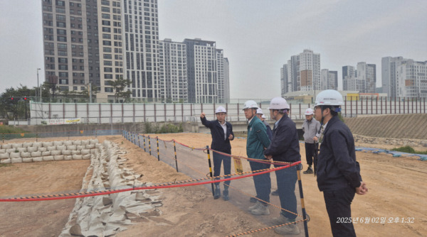 충남개발공사는 2일 여름철 재해예방을 위한 우기대비 현장점검을 실시했다고 밝혔다. / 충남개발공사 제공