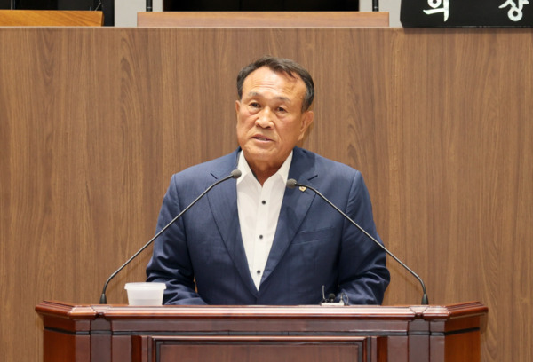 충남도의회는 11일 국민의힘 김응규 의원이 제359회 정례회 제2차 본회의에서 도정 및 교육행정 질문을 통해 '충남경제진흥원 아산청사의 재건축과 충무교육원‧여해학교의 분리‧운영을 통한 교육 강화 방안'을 제시했다고 밝혔다. / 충남도의회 제공