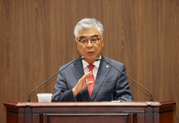 충남도의회는 11일 국민의힘 유성재 의원이 제359회 정례회 제2차 본회의에서 교육행정질문을 통해 '다문화학생 교육 시스템'과 '천안 입장 지역 학교 설립' 등에 대해 질문했다고 밝혔다. / 충남도의회 제공