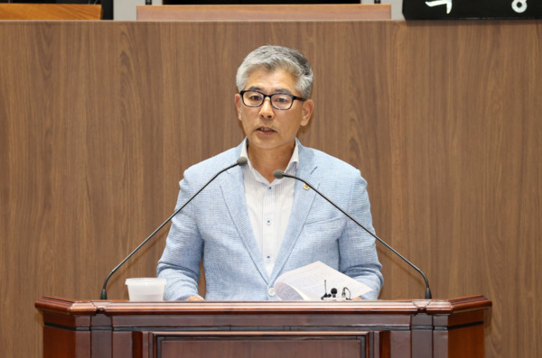 충남도의회는 11일 더불어민주당 조철기 의원이 제359회 정례회 제2차 본회의에서 교육행정 질문을 통해 '국제 바칼로레아(IB) 프로그램의 성공적인 도입‧운영과 관련해 충남교육청의 구체적인 대책 마련'을 당부했다고 밝혔다. / 충남도의회 제공