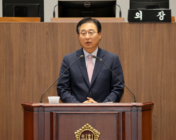 충남도의회는 지난 11일 더불어민주당 김선태 의원이 제359회 정례회 제2차 본회의에서 도정 및 교육행정 질문을 통해 '충남 소아‧청소년 1형 당뇨병 환자를 위한 당뇨환자지원센터 설립과 체계적인 지원 시스템 구축'을 주장했다고 밝혔다. / 충남도의회 제공