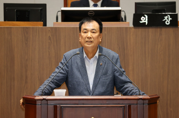 충남도의회는 지난 12일 국민의힘 방한일 의원이 지난 12일 제359회 정례회 제3차 본회의에서 도정질문을 통해 농기계 끼임 사고 예방과 신속한 대응체계 구축을 위한 도 차원의 체계적인 안전대책 마련을 촉구했다고 밝혔다. / 충남도의회 제공