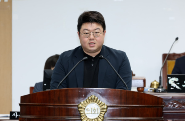 종로구의회는 18일 이륜구 의원이 종로의 역사성과 정체성을 체계적으로 정립하고, 지역문화의 지속가능한 발전을 위한 제도적 기반을 마련하고자 '서울특별시 종로학 연구 및 지원에 관한 조례'를 대표 발의해 제정했다고 밝혔다. / 뉴스티앤티 DB