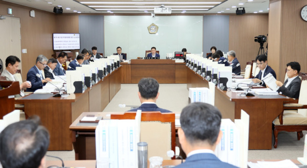 충남도의회 예산결산특별위원회는 19일 충남도가 제출한 2024회계연도 결산안과 기금 결산·예비비 지출승인안을 심사하고, 원안대로 의결했다고 밝혔다. / 충남도의회 제공