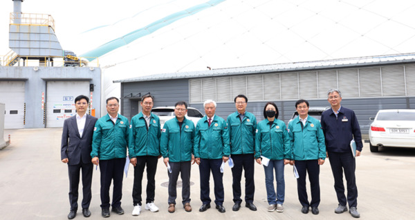 서산시의회 산업건설위원회는 지난 19일 2025년도 행정사무감사 중 지곡면 오토밸리 산업폐기물 매립장에 대한 현장방문을 실시했다고 밝혔다. / 서산시의회 제공